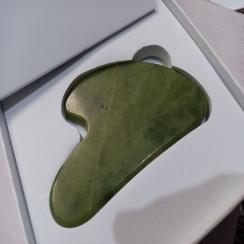 Gua Sha (Jade Green )