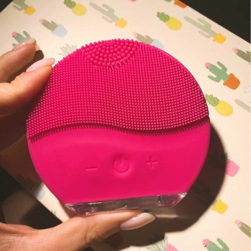 Foi (Facial Cleansing device)